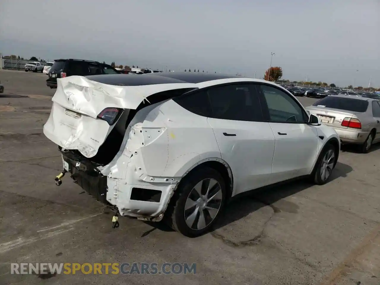 3 Photograph of a damaged car 5YJYGDEE2MF198937 TESLA MODEL Y 2021