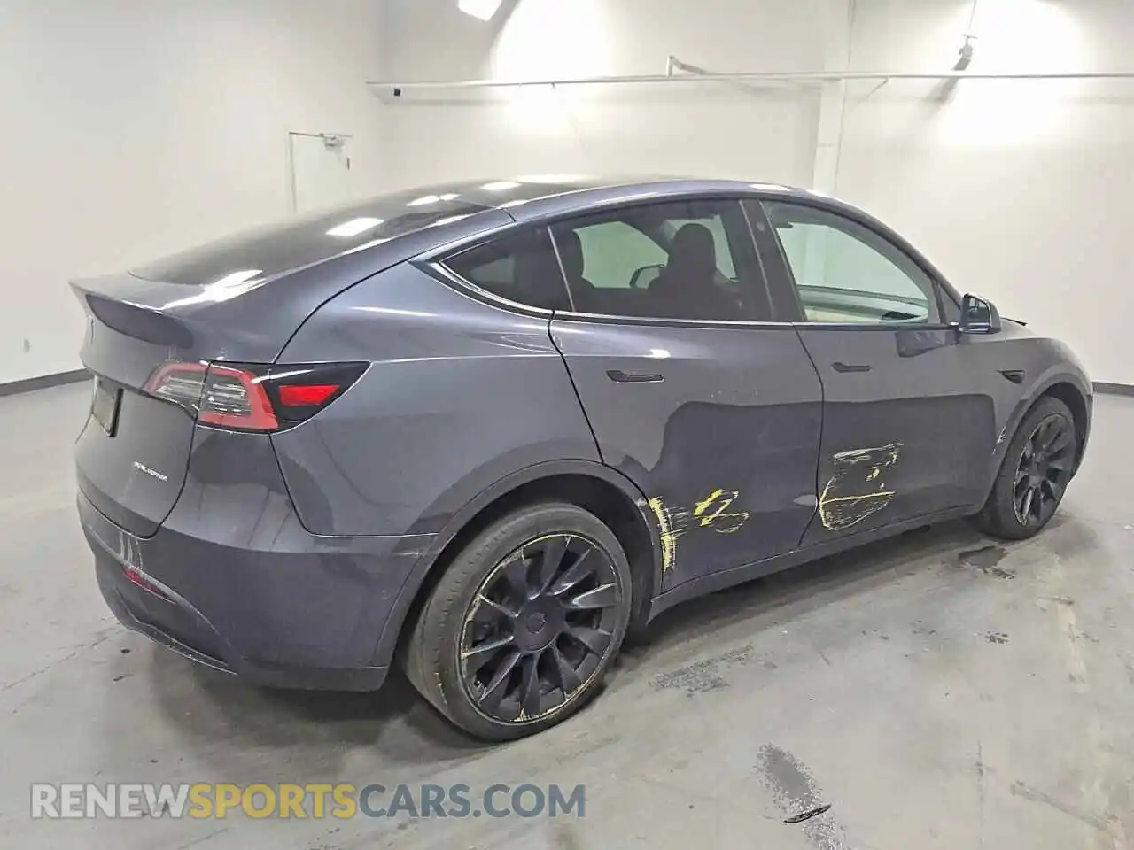 3 fotografías del automóvil dañado 5YJYGDEE2MF199599 TESLA MODEL Y 2021
