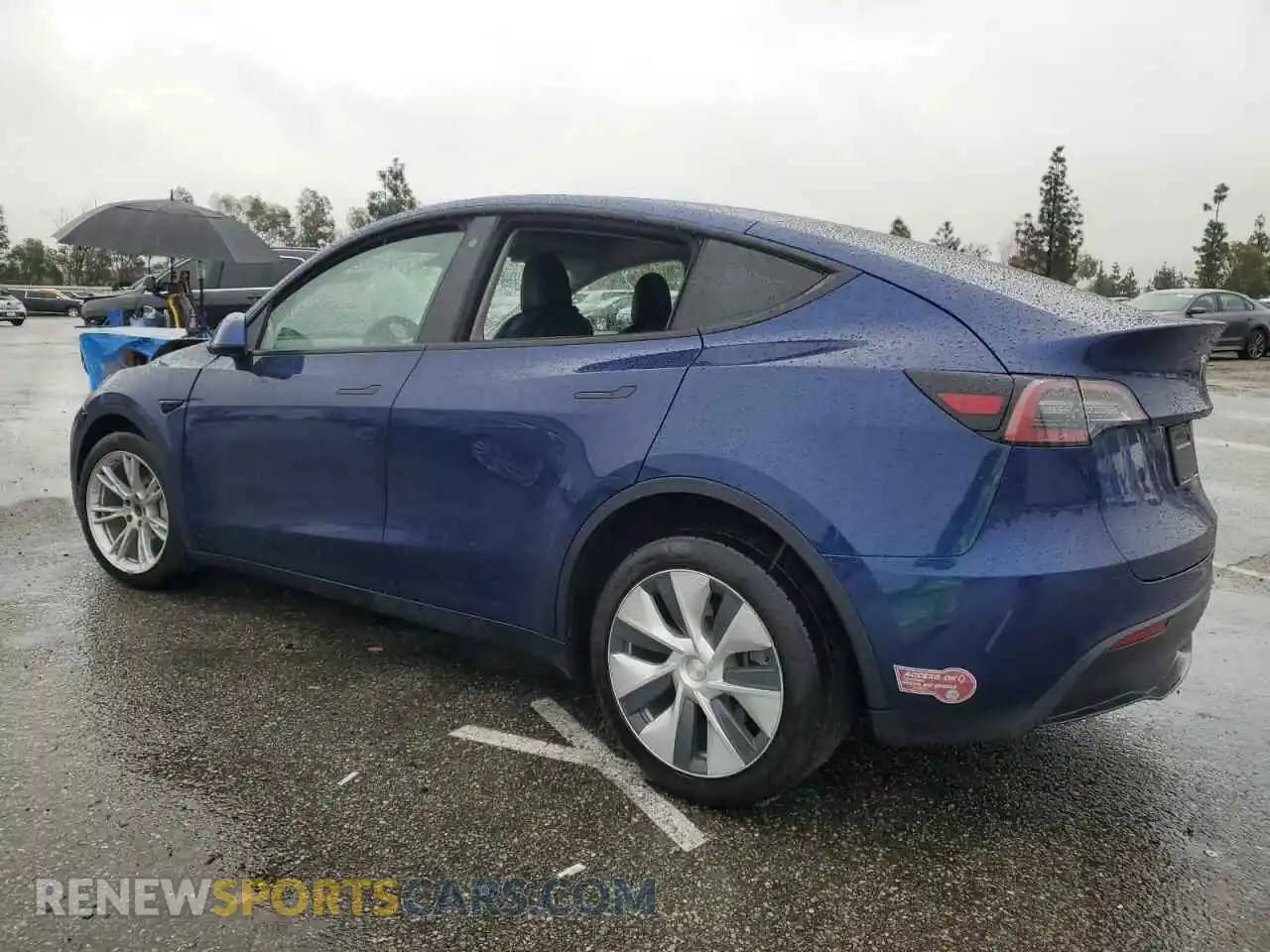 2 Photograph of a damaged car 5YJYGDEE2MF199876 TESLA MODEL Y 2021
