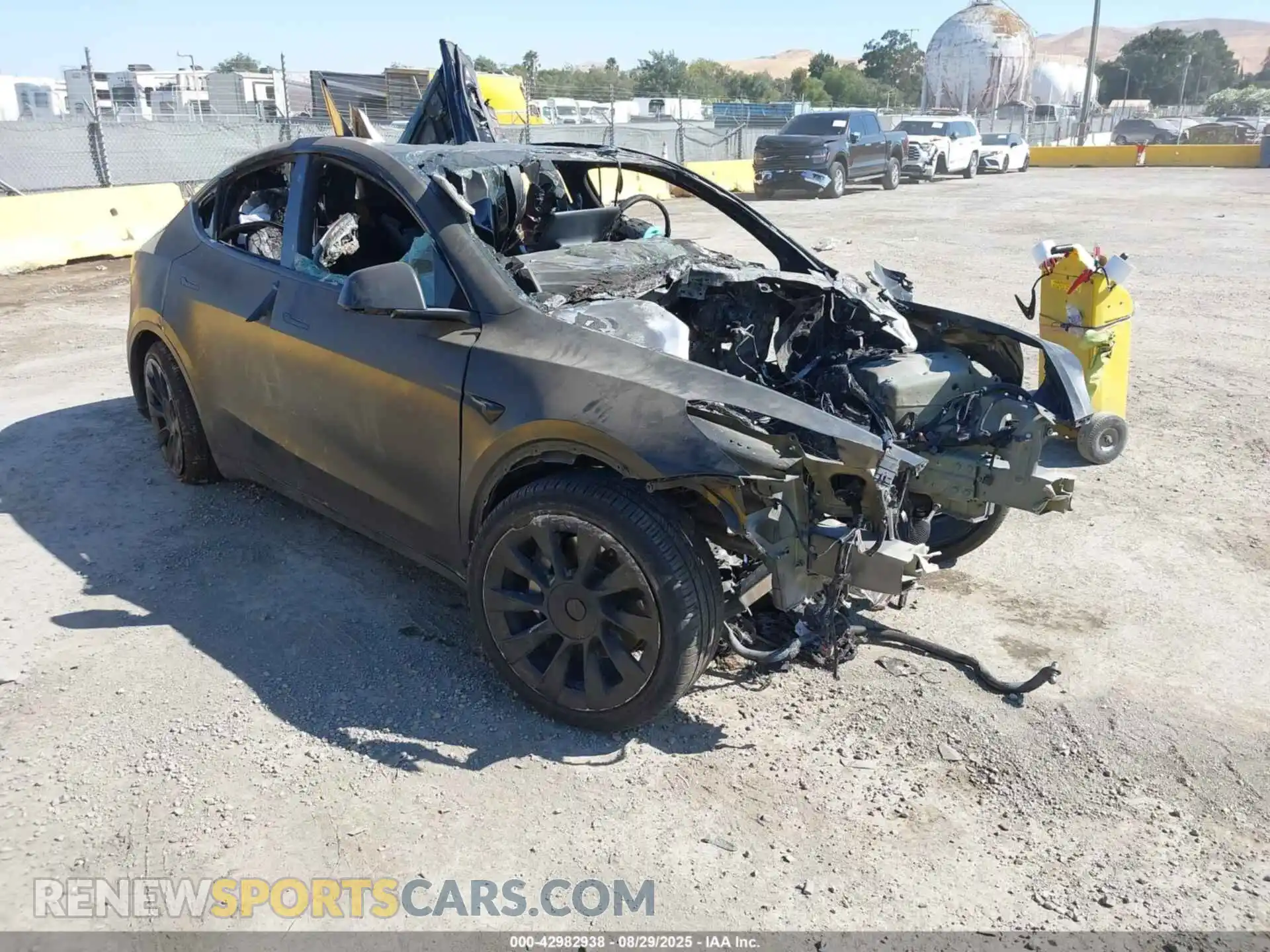 1 Photograph of a damaged car 5YJYGDEE2MF208477 TESLA MODEL Y 2021
