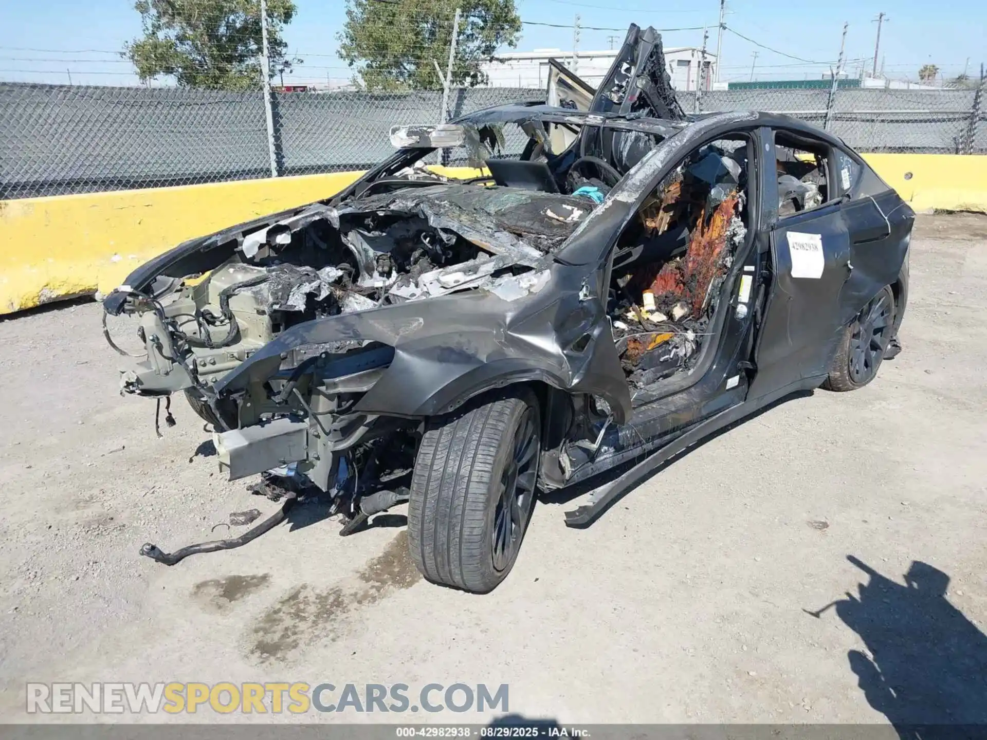 2 Photograph of a damaged car 5YJYGDEE2MF208477 TESLA MODEL Y 2021
