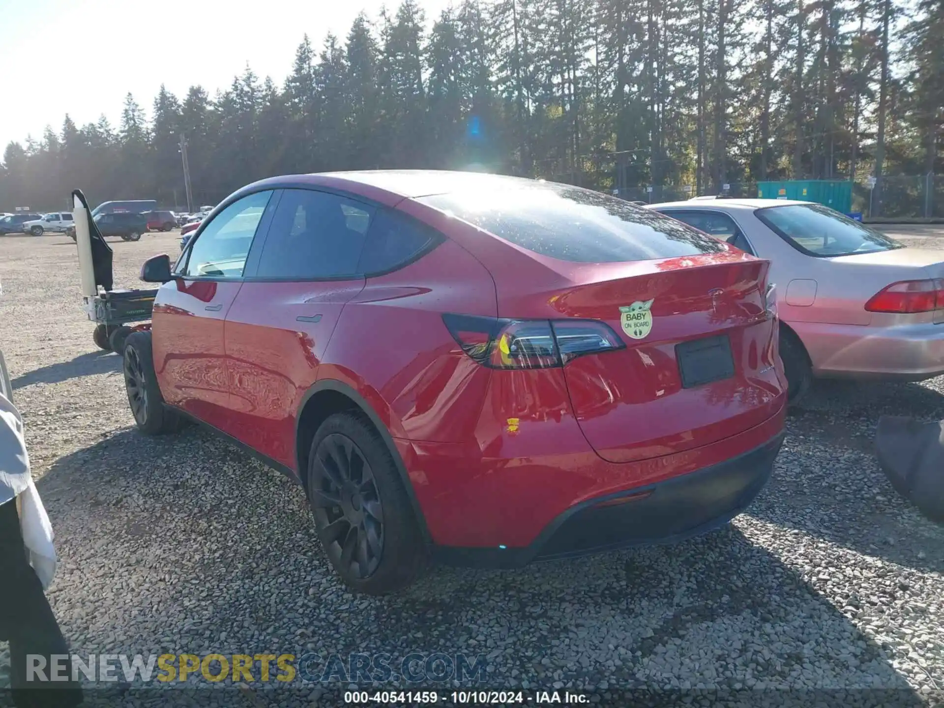 3 fotografías del automóvil dañado 5YJYGDEE2MF217552 TESLA MODEL Y 2021