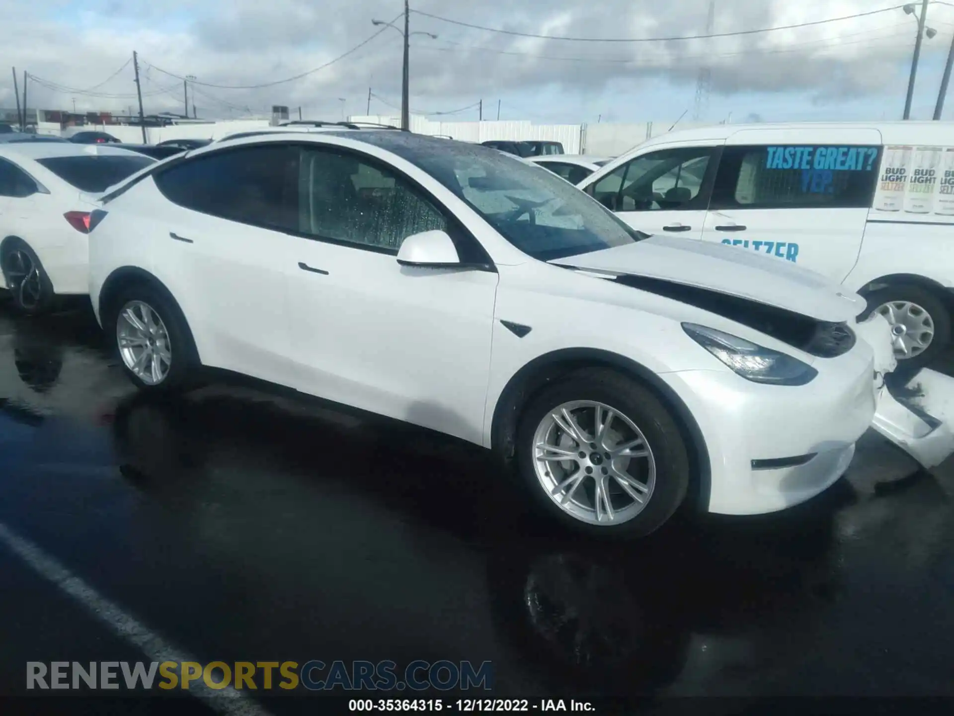 1 Photograph of a damaged car 5YJYGDEE2MF233556 TESLA MODEL Y 2021