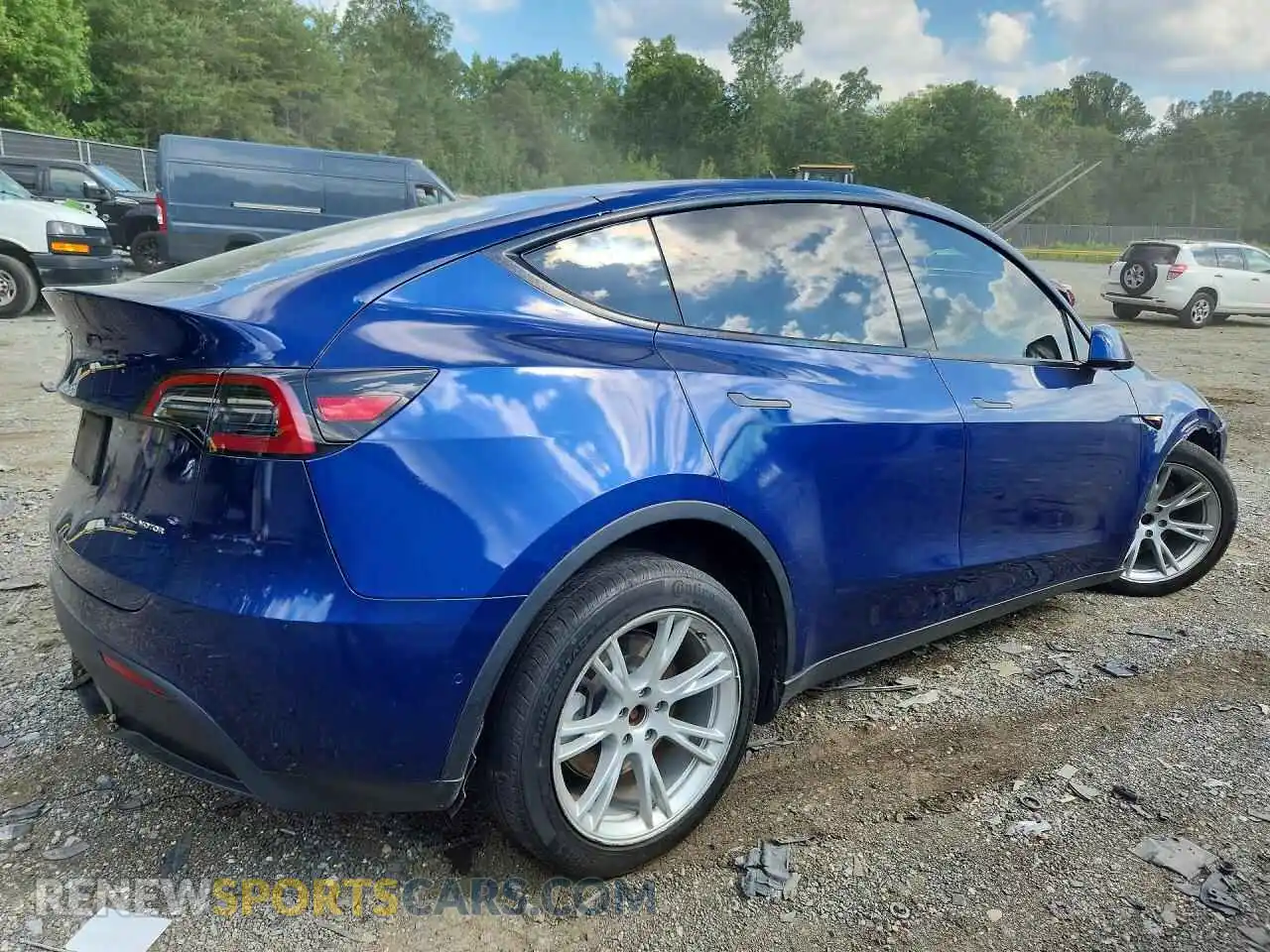 3 Photograph of a damaged car 5YJYGDEE2MF233590 TESLA MODEL Y 2021