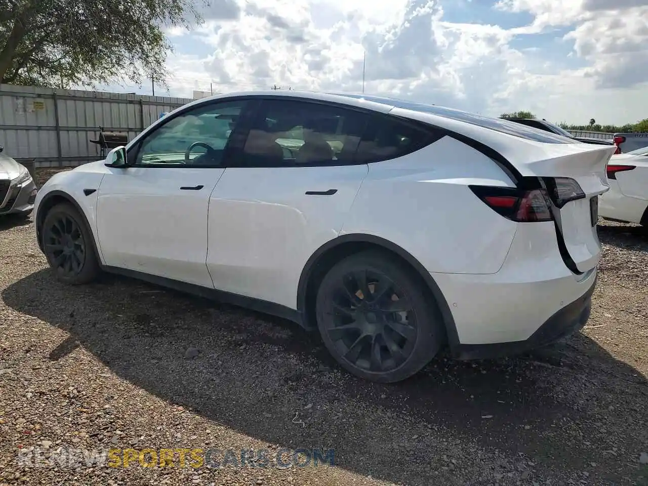 2 Photograph of a damaged car 5YJYGDEE2MF256321 TESLA MODEL Y 2021