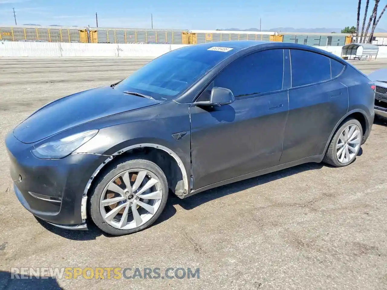 1 Photograph of a damaged car 5YJYGDEE2MF256996 TESLA MODEL Y 2021