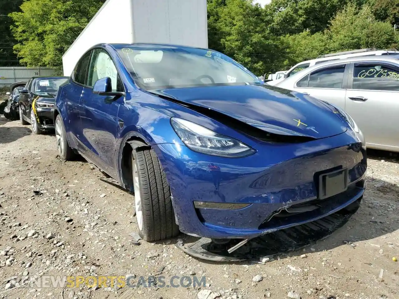 1 Photograph of a damaged car 5YJYGDEE2MF296804 TESLA MODEL Y 2021