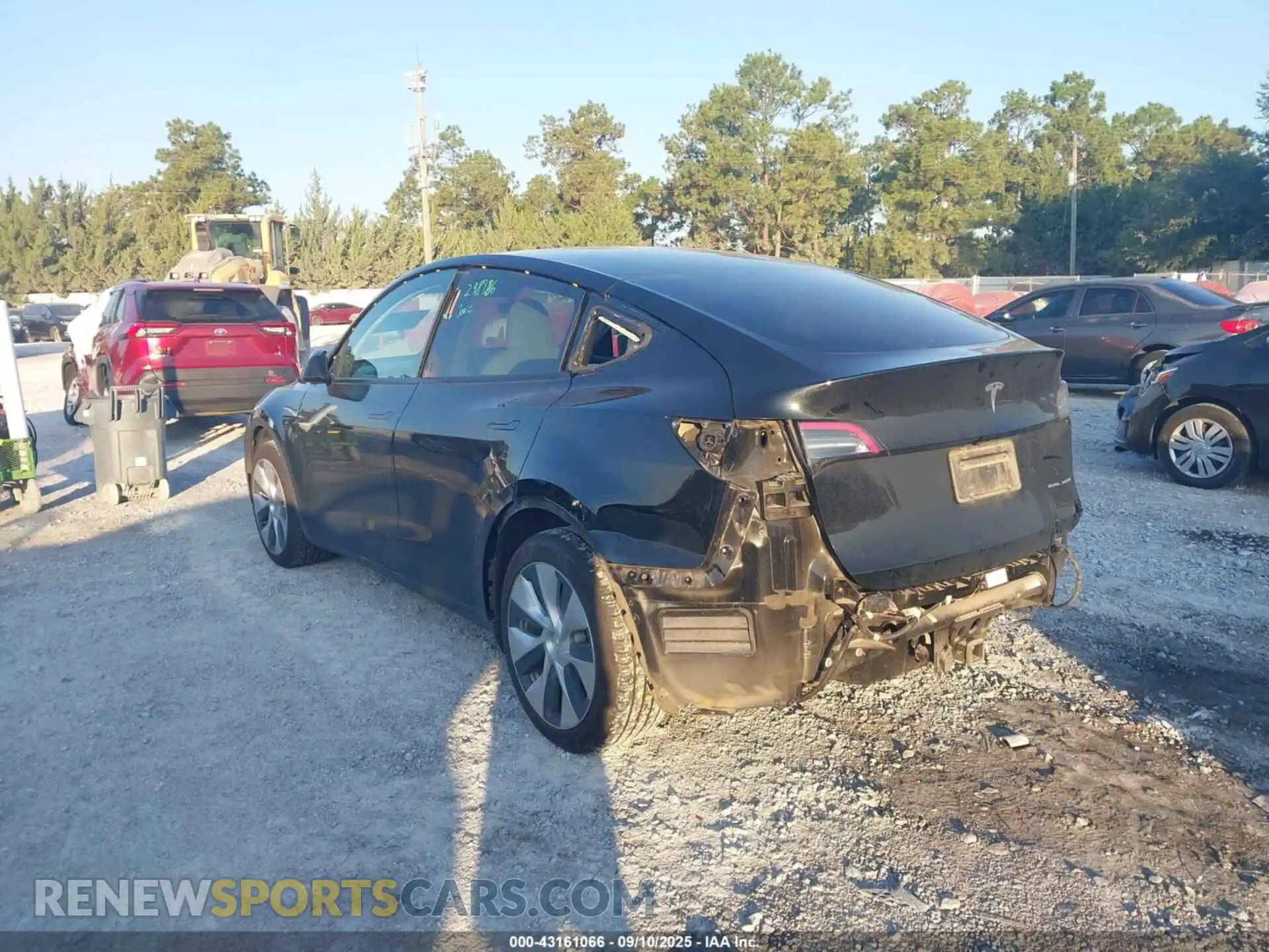 3 Photograph of a damaged car 5YJYGDEE2MF303458 TESLA MODEL Y 2021