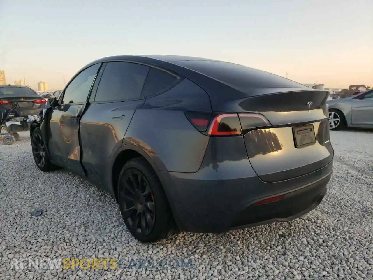 3 Фотография поврежденного автомобиля 5YJYGDEE3MF064759 TESLA MODEL Y 2021