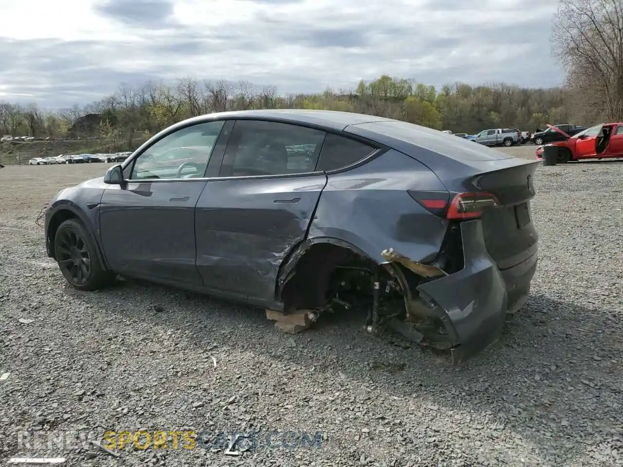 2 Photograph of a damaged car 5YJYGDEE3MF064762 TESLA MODEL Y 2021