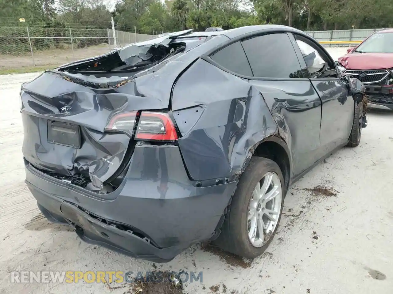 3 fotografías del automóvil dañado 5YJYGDEE3MF068889 TESLA MODEL Y 2021