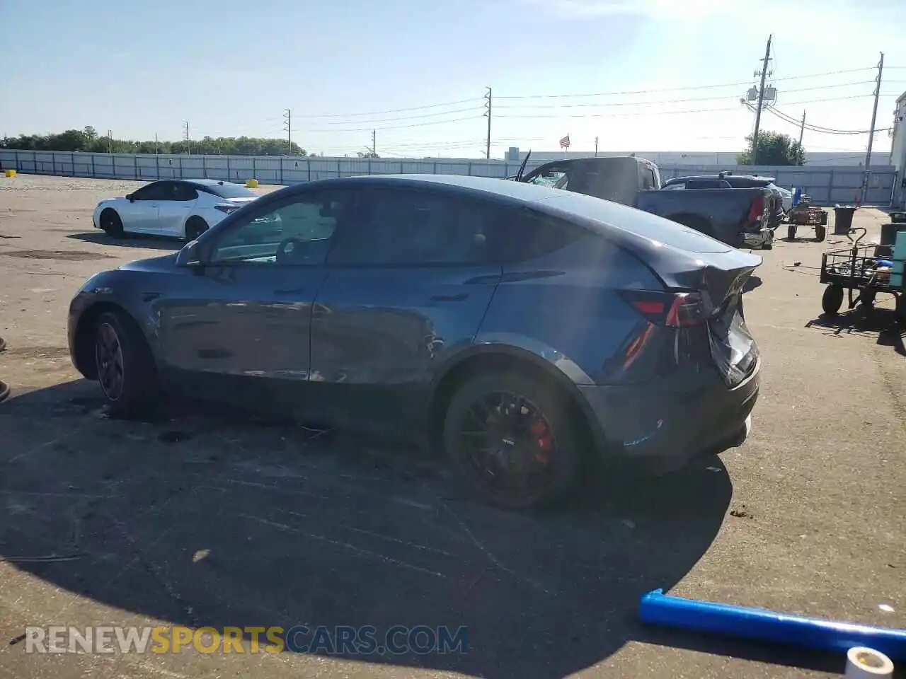 2 Photograph of a damaged car 5YJYGDEE3MF073381 TESLA MODEL Y 2021