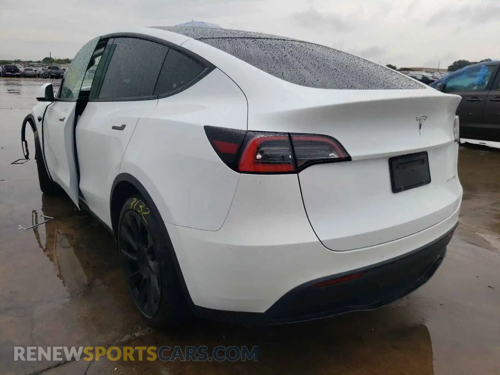 3 Photograph of a damaged car 5YJYGDEE3MF074739 TESLA MODEL Y 2021