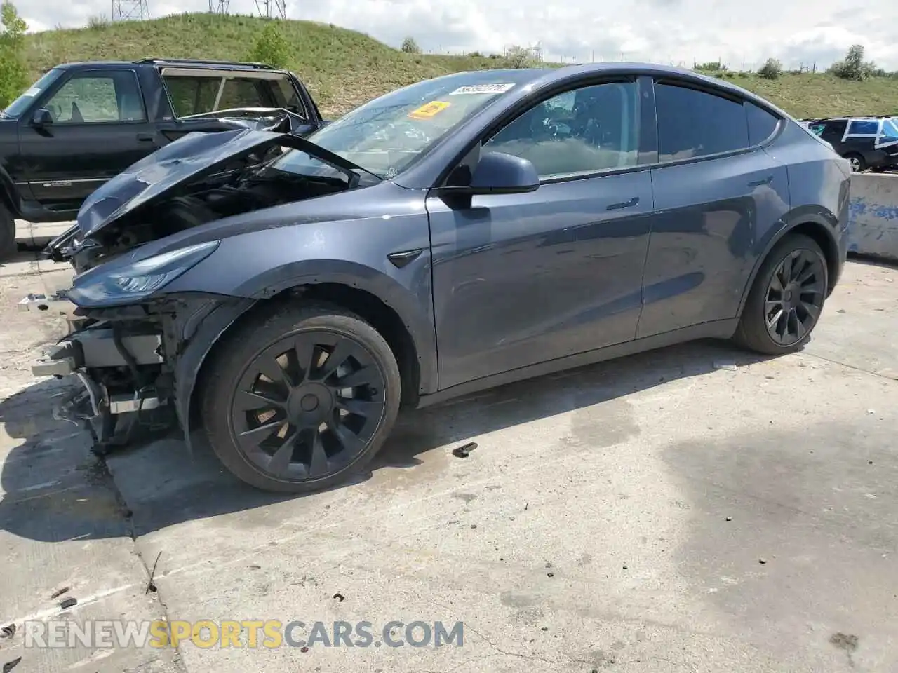 1 Photograph of a damaged car 5YJYGDEE3MF076717 TESLA MODEL Y 2021