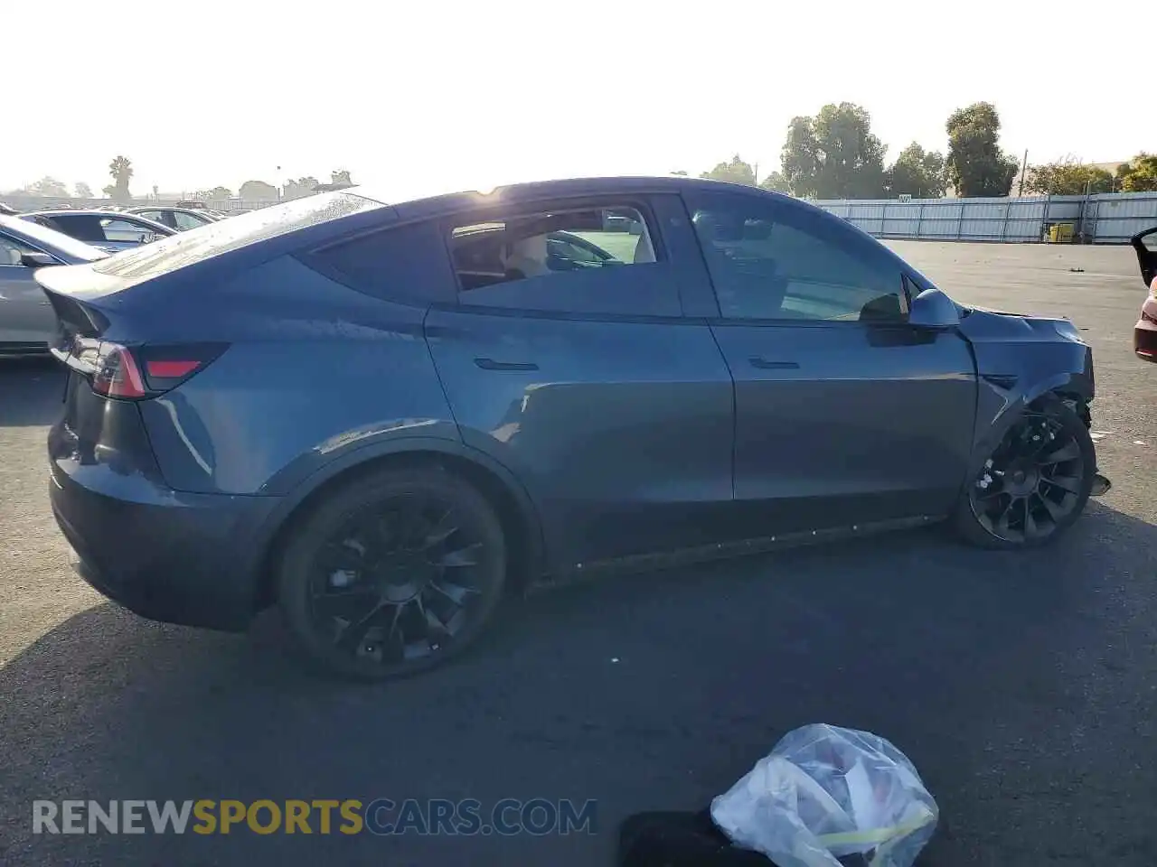 3 Photograph of a damaged car 5YJYGDEE3MF078239 TESLA MODEL Y 2021