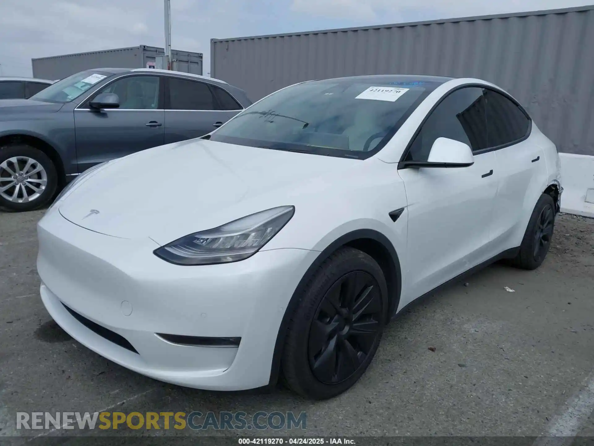 2 Photograph of a damaged car 5YJYGDEE3MF081304 TESLA MODEL Y 2021