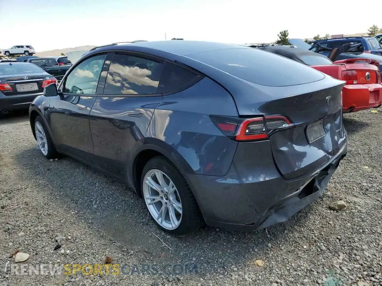 3 Photograph of a damaged car 5YJYGDEE3MF089452 TESLA MODEL Y 2021