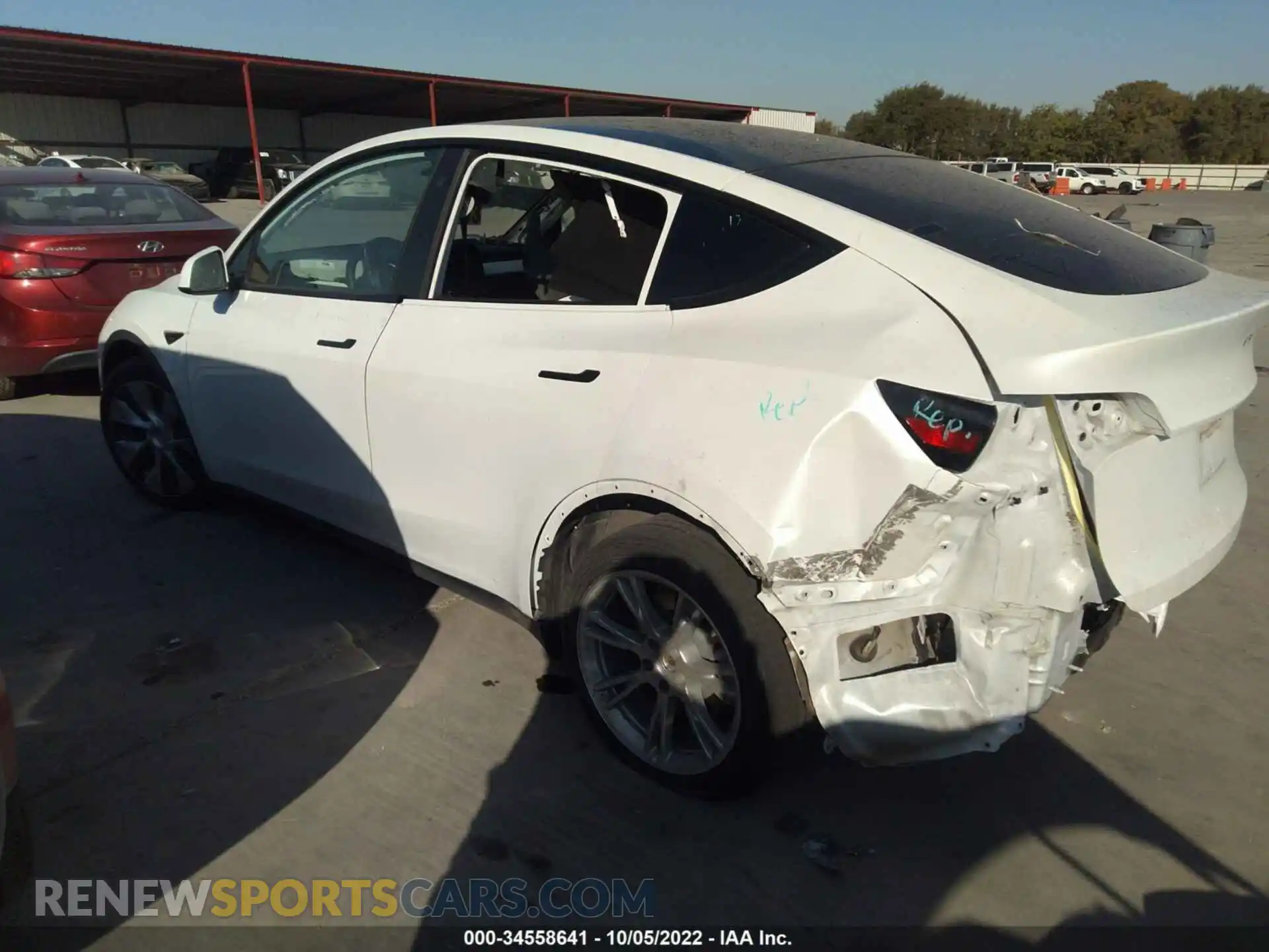 3 Photograph of a damaged car 5YJYGDEE3MF114155 TESLA MODEL Y 2021