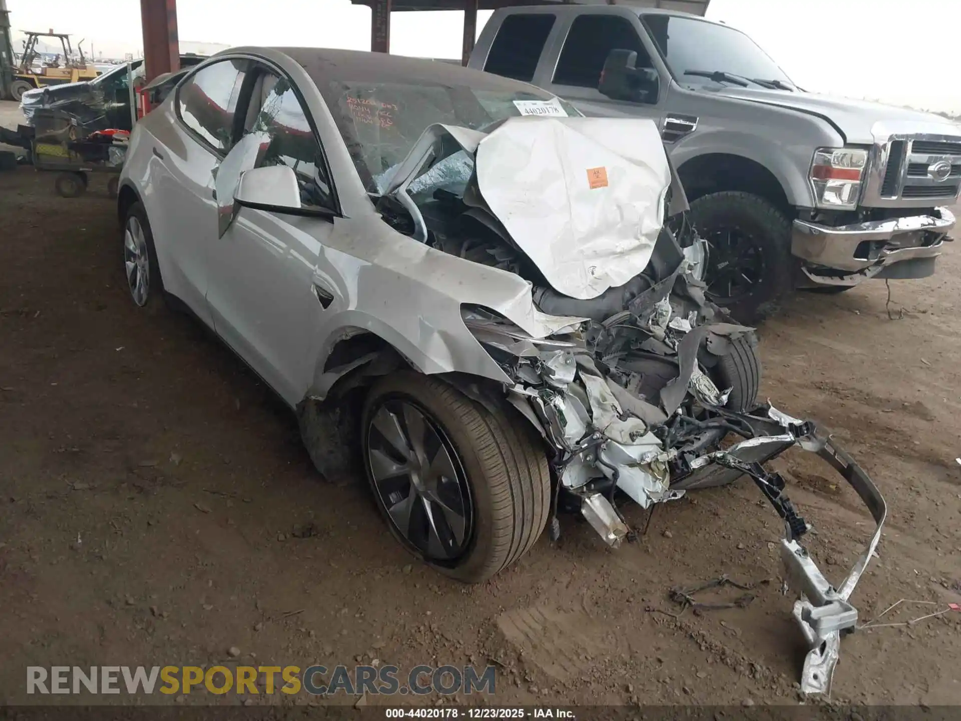 1 Photograph of a damaged car 5YJYGDEE3MF118044 TESLA MODEL Y 2021
