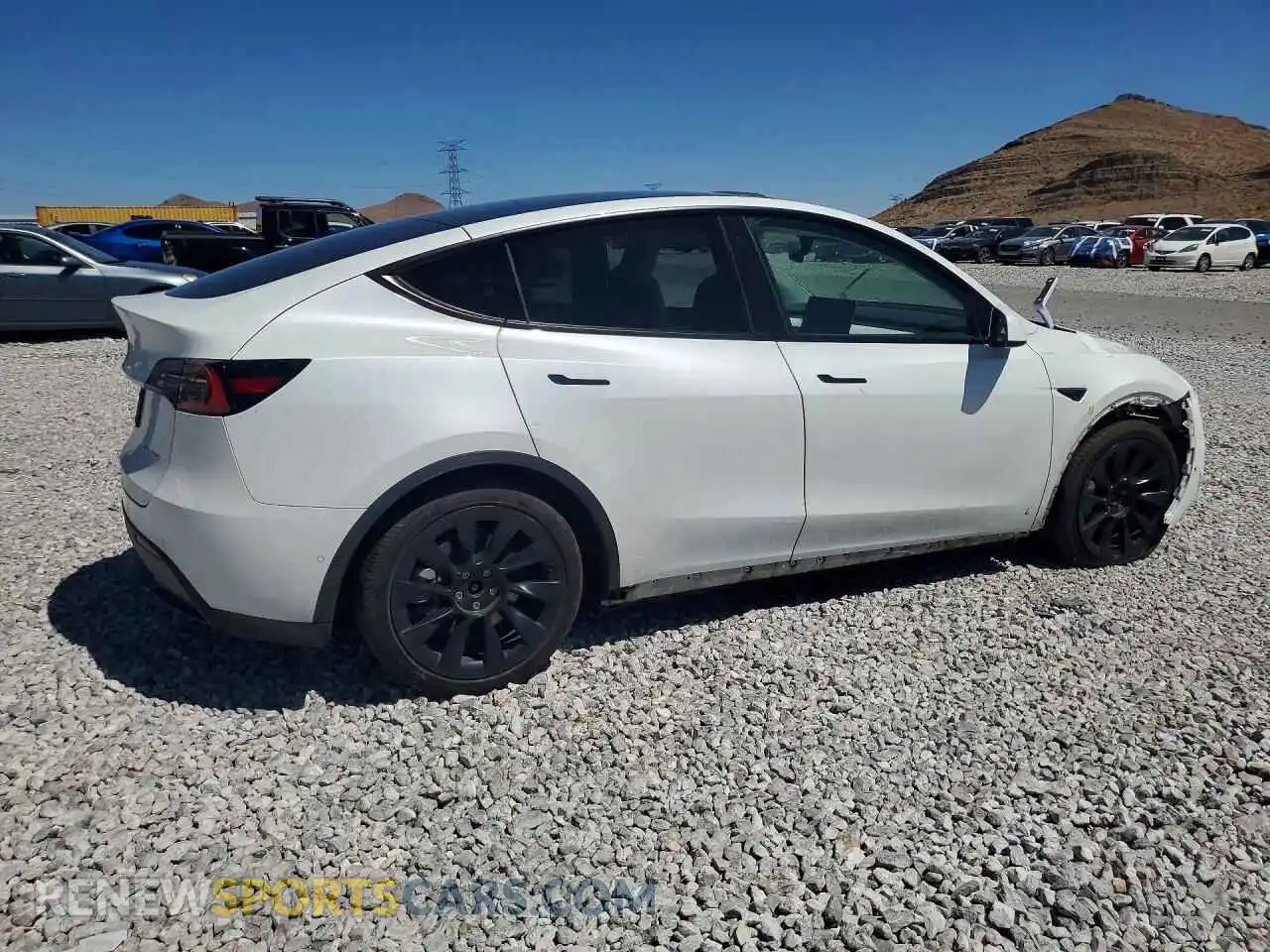3 fotografías del automóvil dañado 5YJYGDEE3MF119775 TESLA MODEL Y 2021