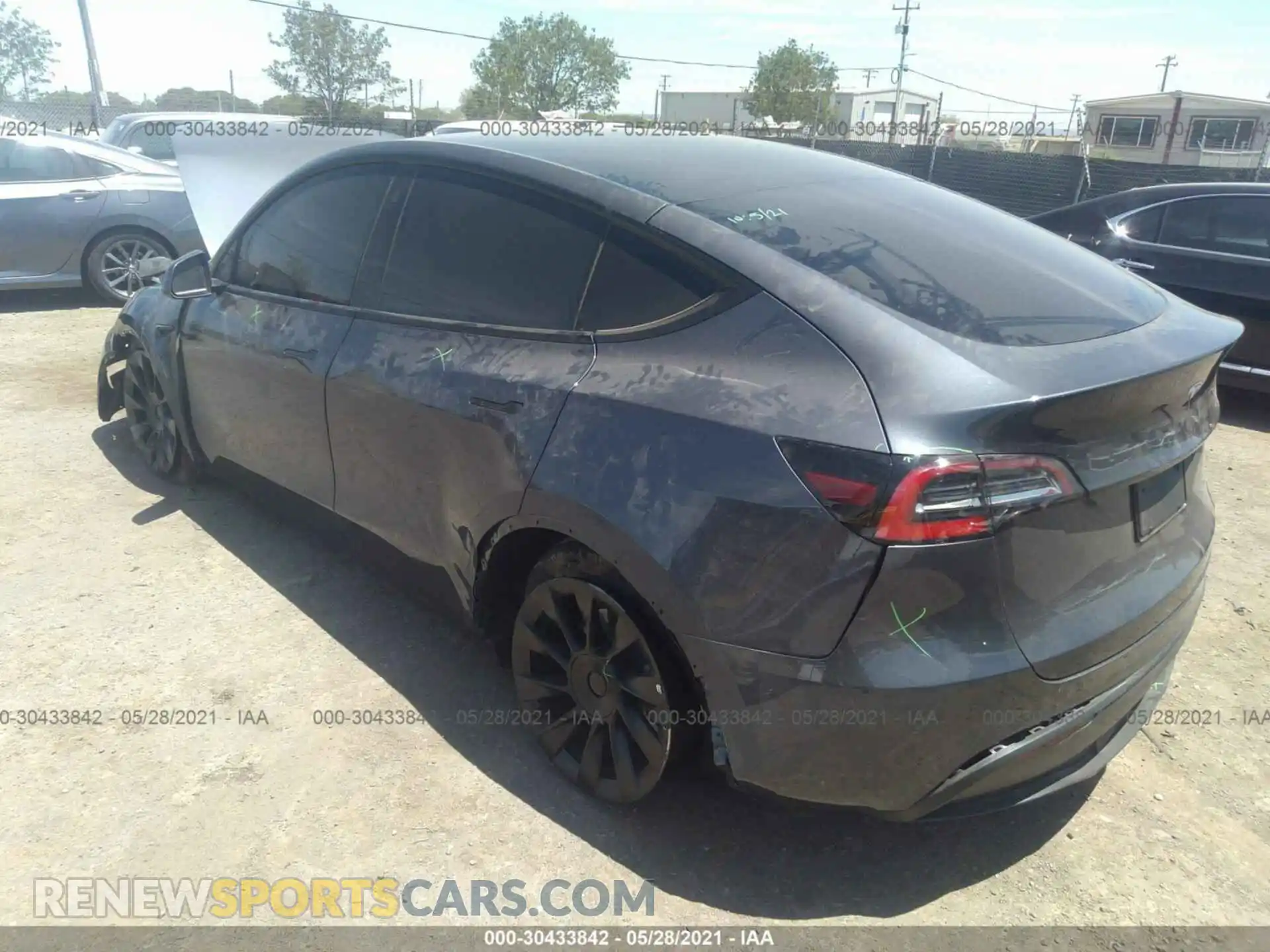 3 Photograph of a damaged car 5YJYGDEE3MF139069 TESLA MODEL Y 2021