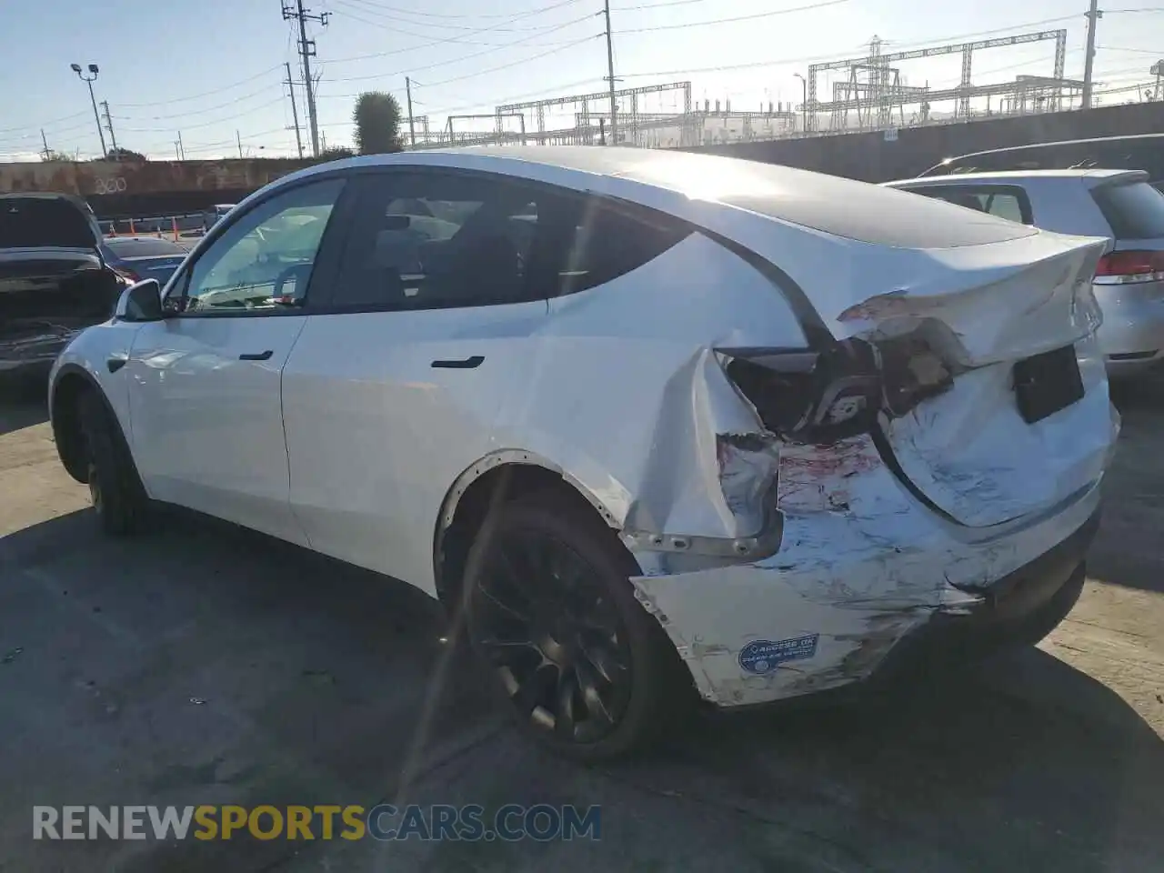 2 Photograph of a damaged car 5YJYGDEE3MF160908 TESLA MODEL Y 2021