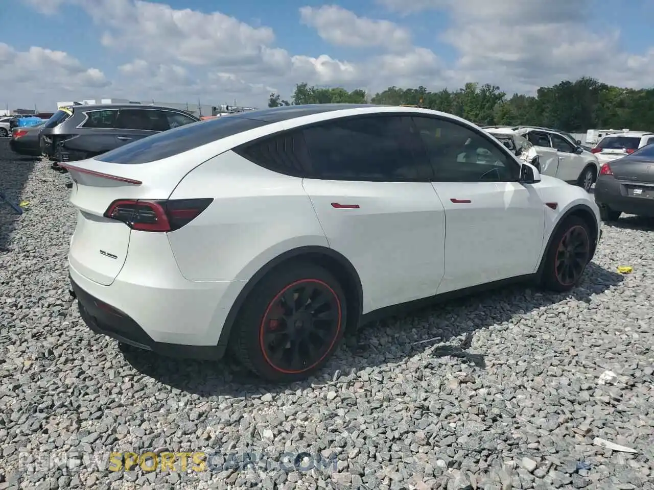 3 Photograph of a damaged car 5YJYGDEE3MF192337 TESLA MODEL Y 2021