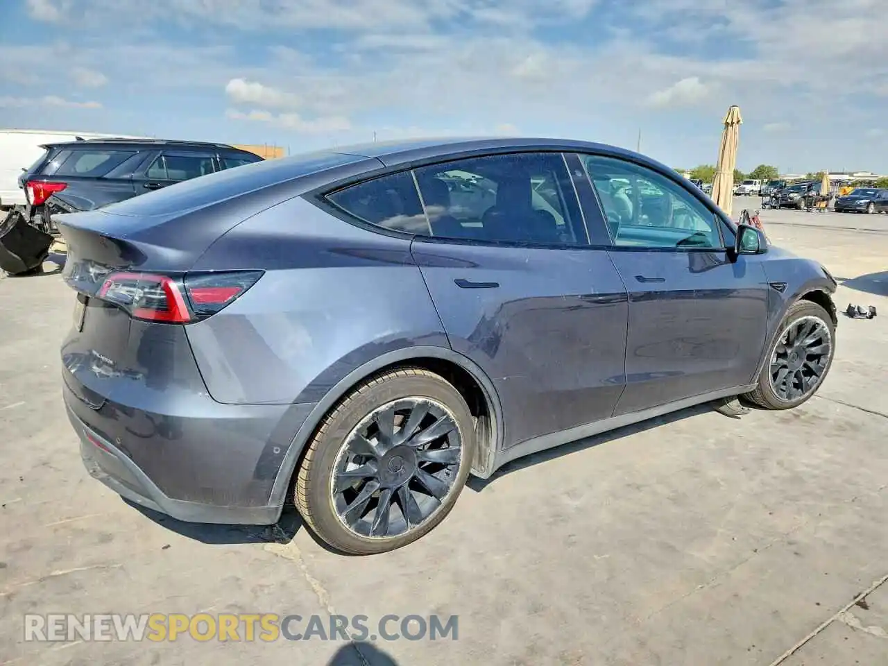 3 Photograph of a damaged car 5YJYGDEE3MF265822 TESLA MODEL Y 2021
