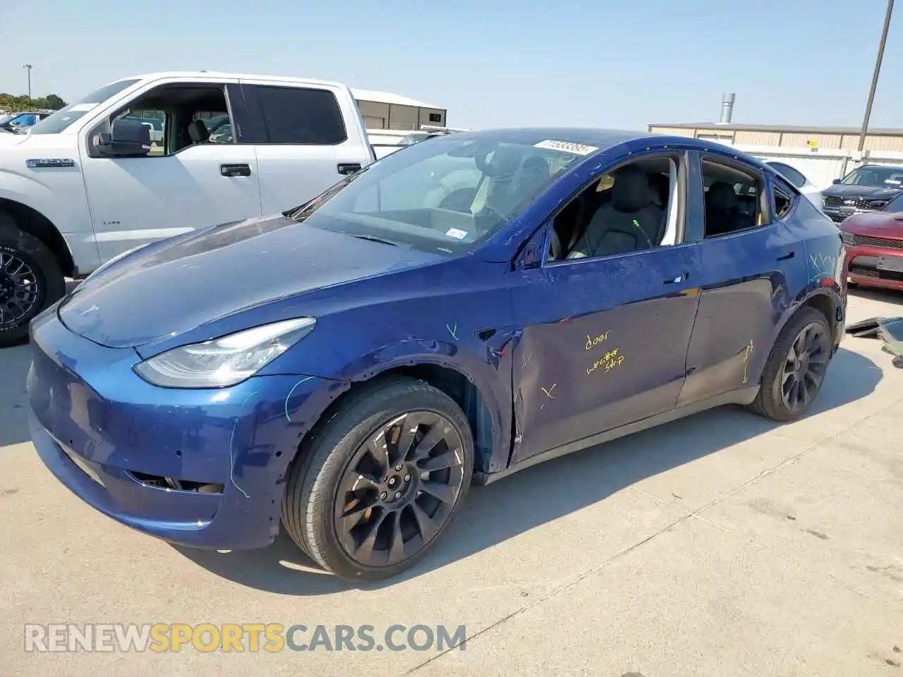 1 Photograph of a damaged car 5YJYGDEE3MF266338 TESLA MODEL Y 2021