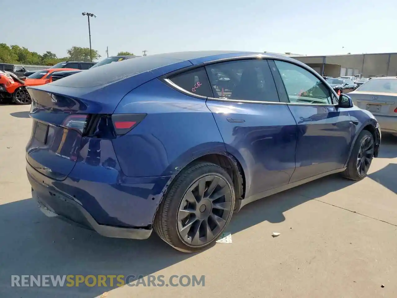 3 Photograph of a damaged car 5YJYGDEE3MF266338 TESLA MODEL Y 2021