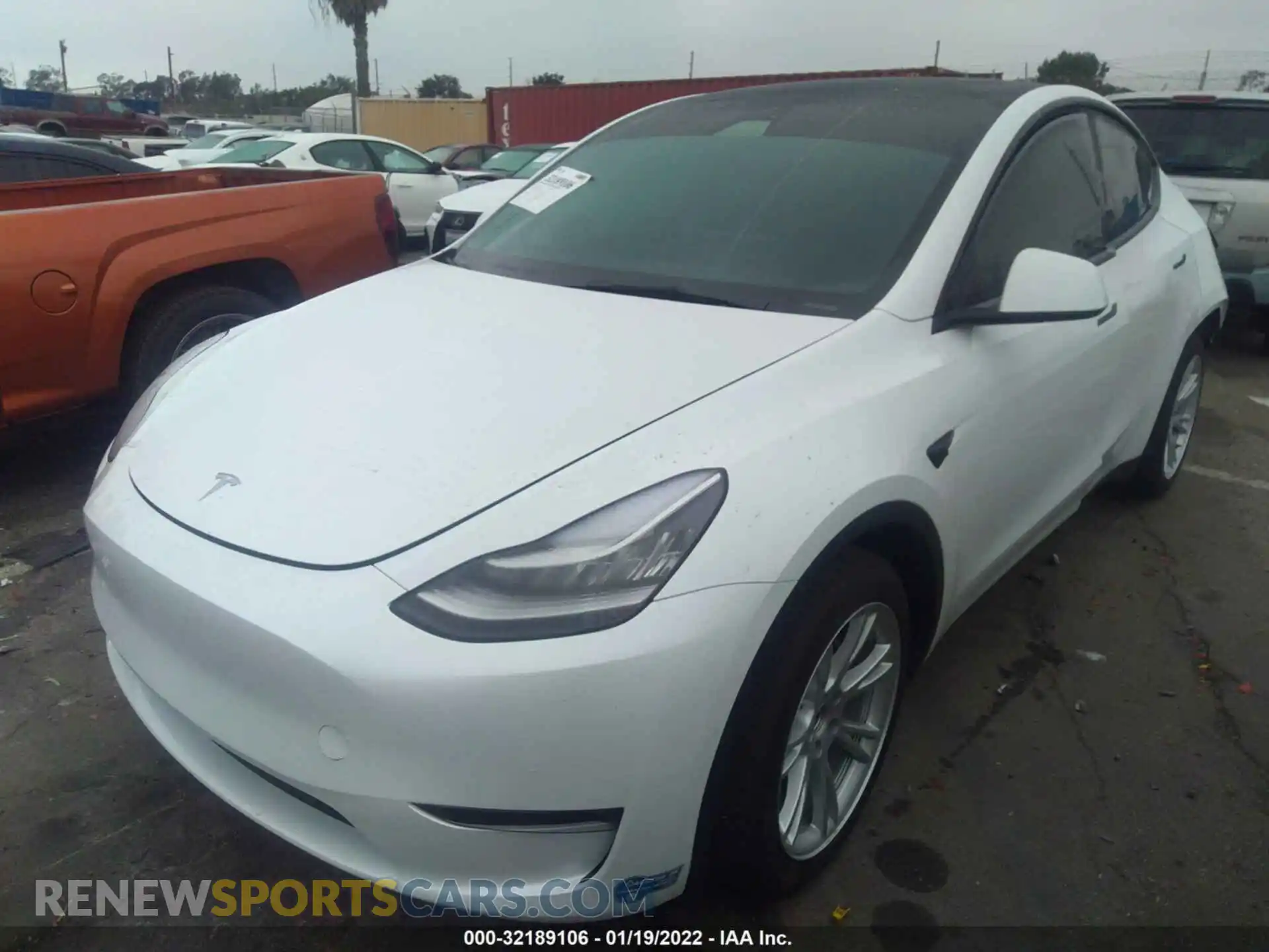 2 Photograph of a damaged car 5YJYGDEE3MF272589 TESLA MODEL Y 2021