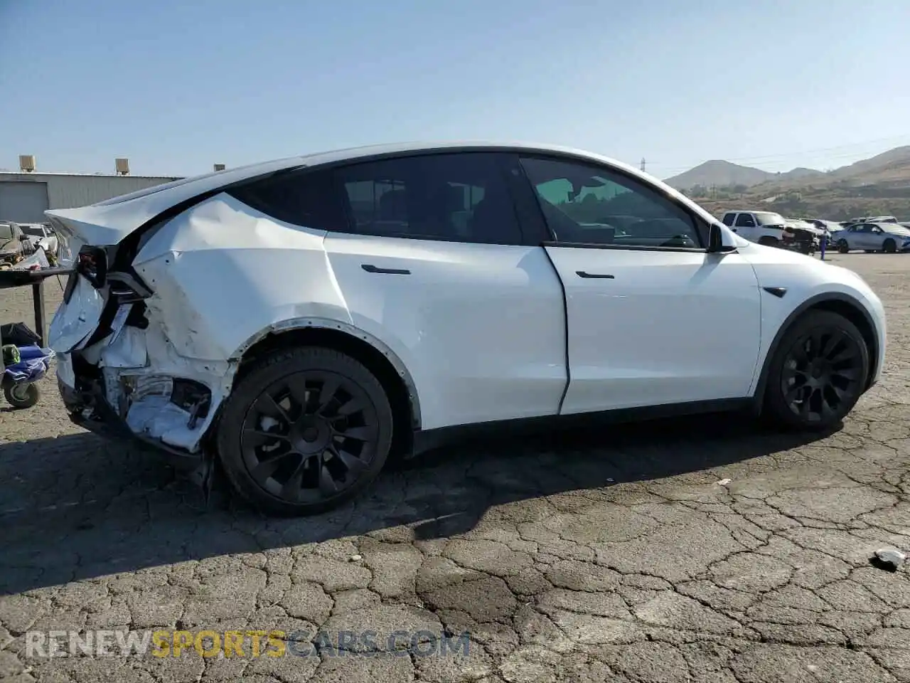 3 Photograph of a damaged car 5YJYGDEE3MF276609 TESLA MODEL Y 2021