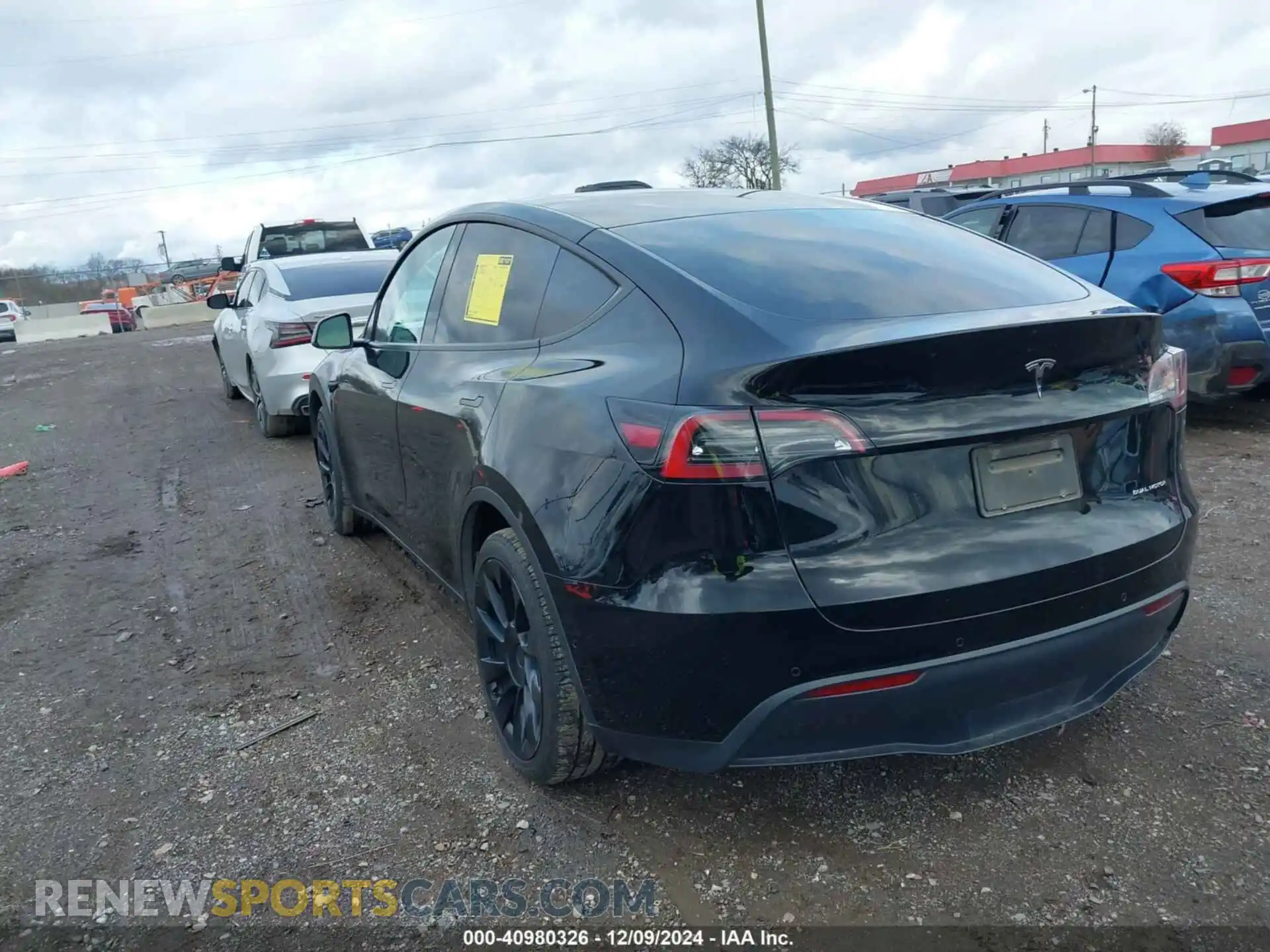 3 Photograph of a damaged car 5YJYGDEE3MF297248 TESLA MODEL Y 2021