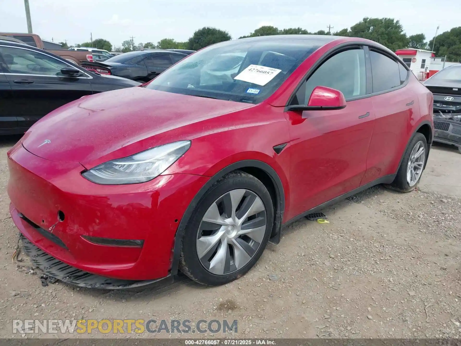 2 Photograph of a damaged car 5YJYGDEE3MF303694 TESLA MODEL Y 2021