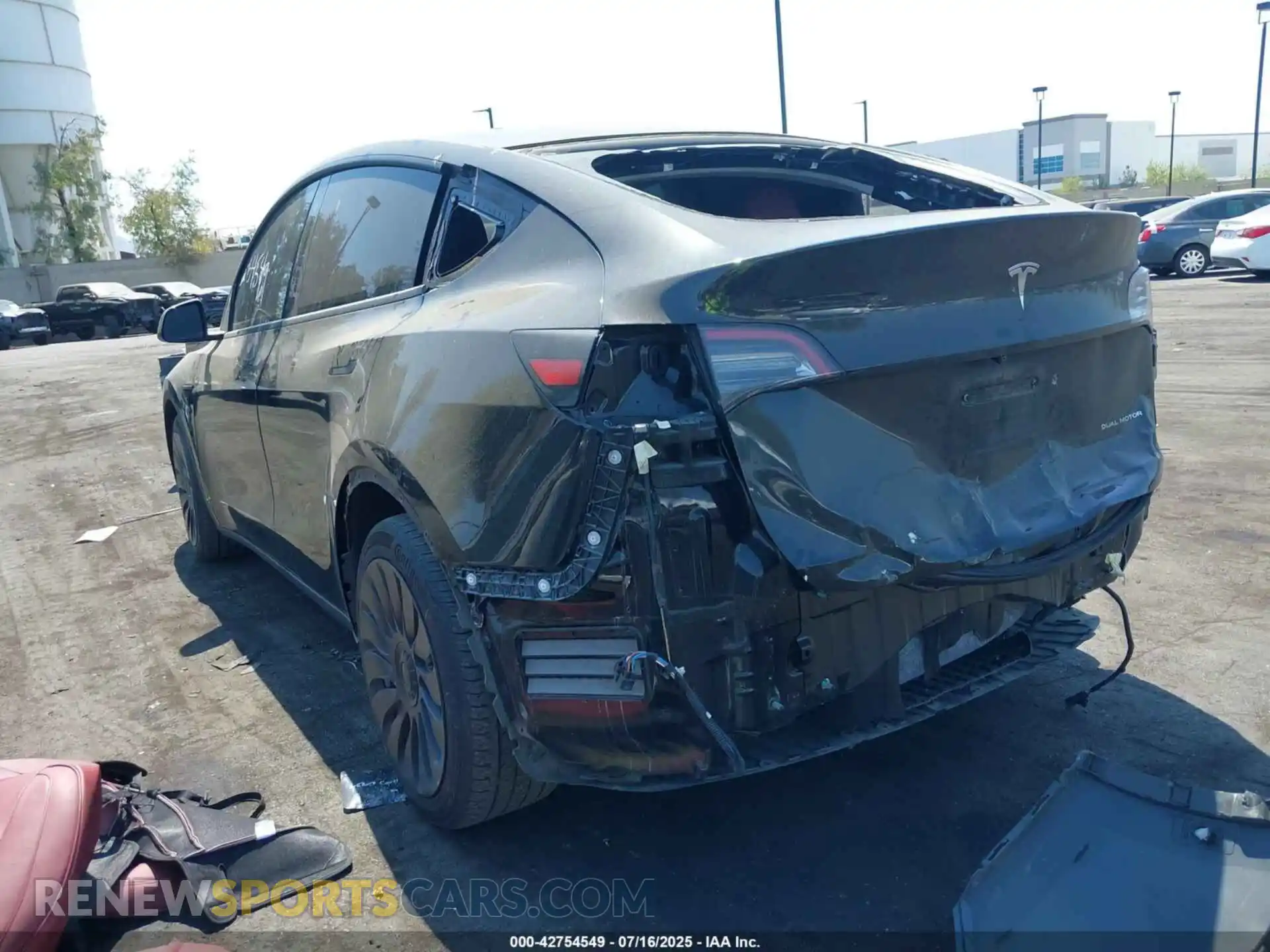 3 Photograph of a damaged car 5YJYGDEE4MF067203 TESLA MODEL Y 2021