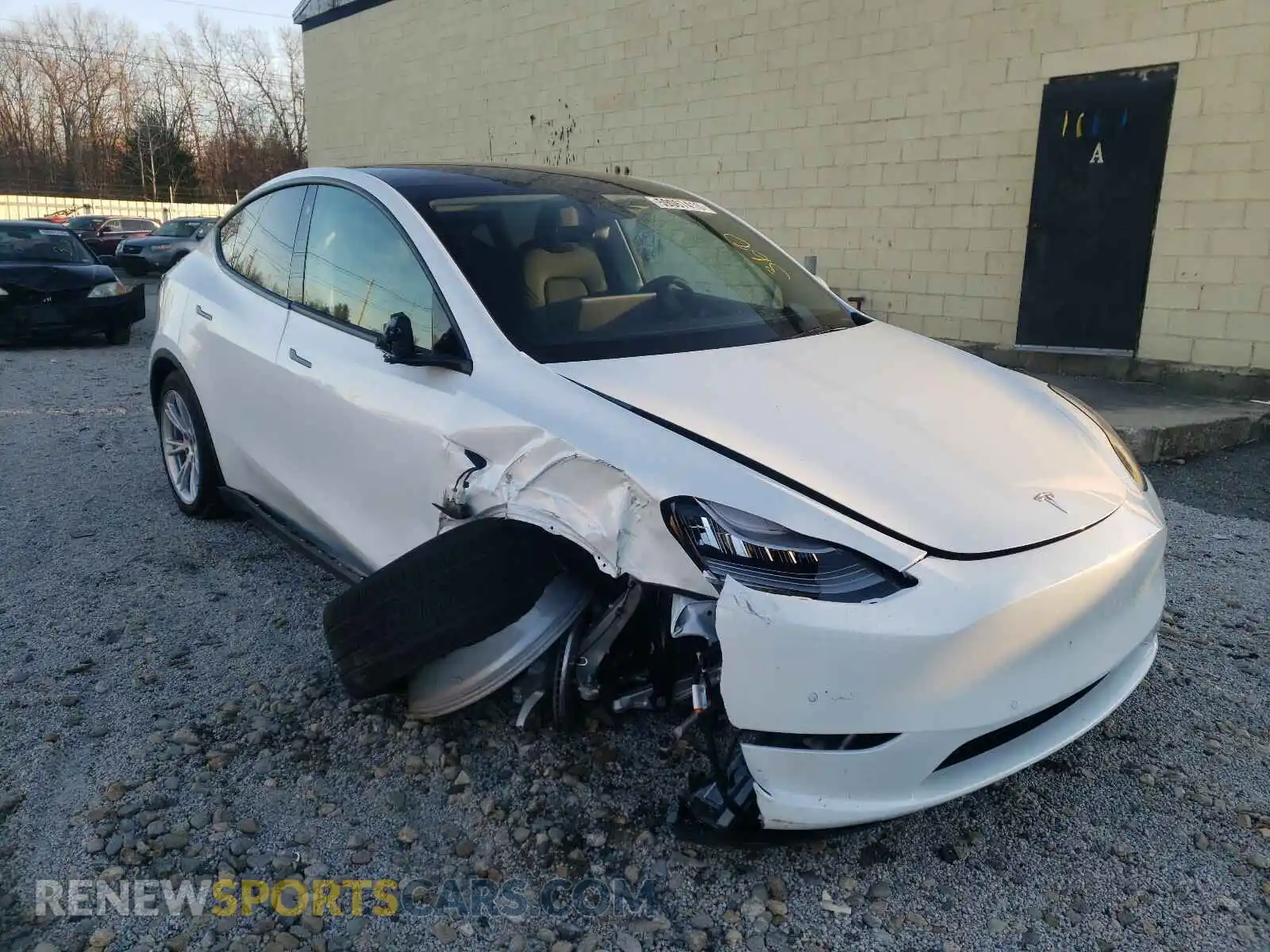 1 Photograph of a damaged car 5YJYGDEE4MF072370 TESLA MODEL Y 2021