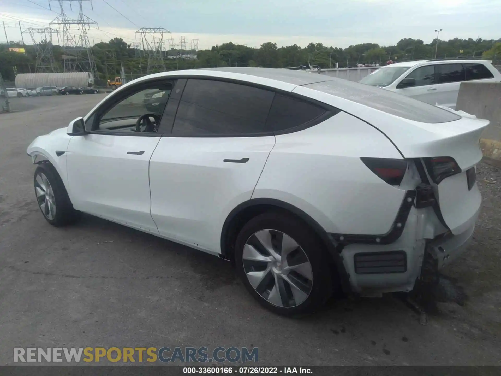 3 Photograph of a damaged car 5YJYGDEE4MF077598 TESLA MODEL Y 2021
