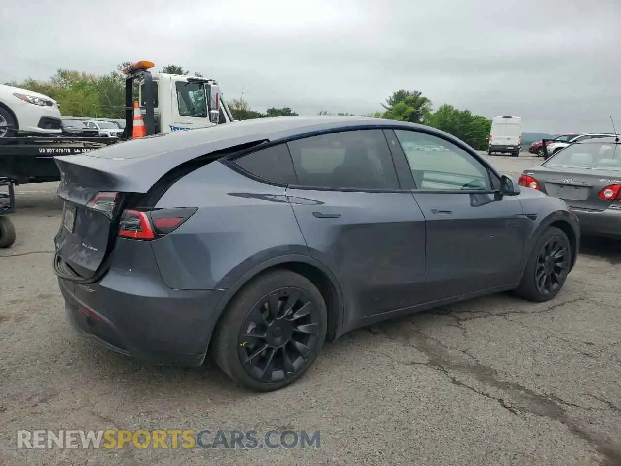 3 Photograph of a damaged car 5YJYGDEE4MF080260 TESLA MODEL Y 2021