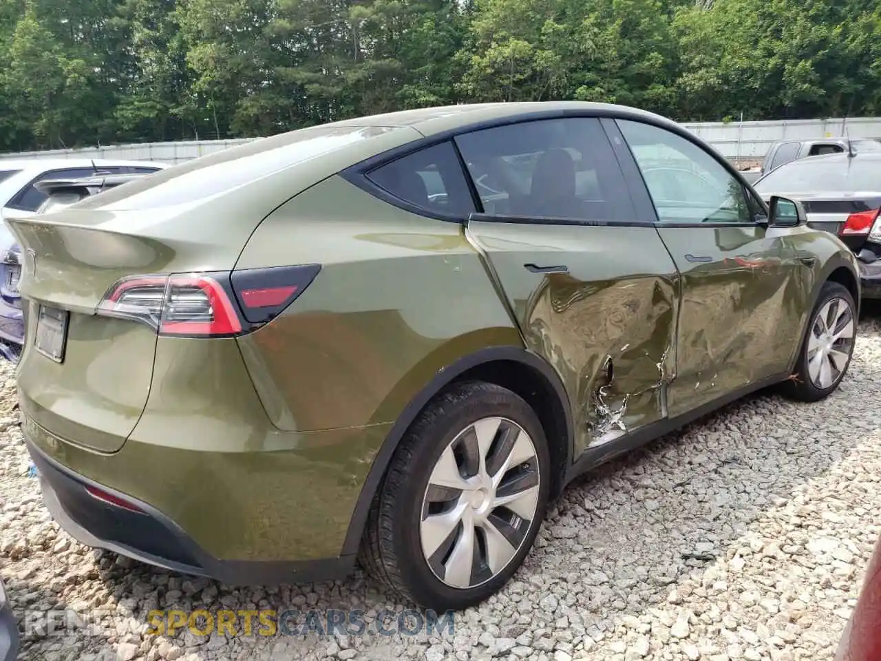 3 Photograph of a damaged car 5YJYGDEE4MF085975 TESLA MODEL Y 2021