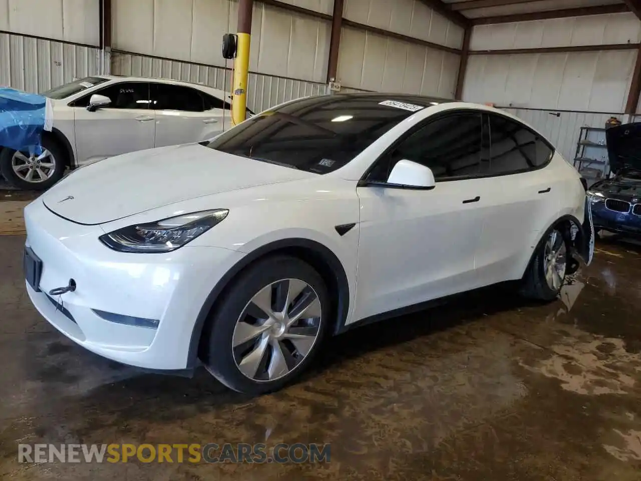 1 Photograph of a damaged car 5YJYGDEE4MF086527 TESLA MODEL Y 2021