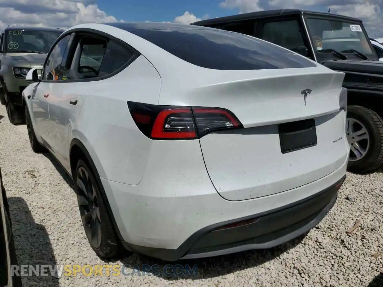 3 Photograph of a damaged car 5YJYGDEE4MF087712 TESLA MODEL Y 2021