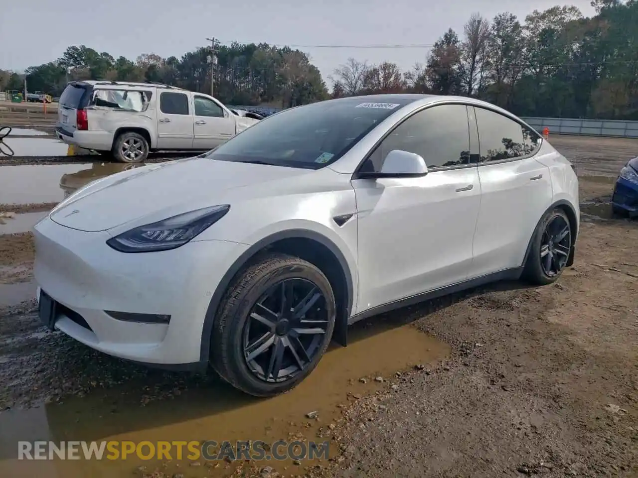 1 Photograph of a damaged car 5YJYGDEE4MF090903 TESLA MODEL Y 2021