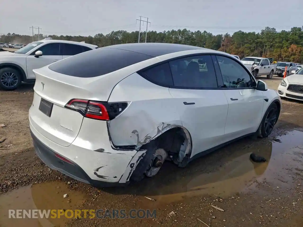 3 Photograph of a damaged car 5YJYGDEE4MF090903 TESLA MODEL Y 2021