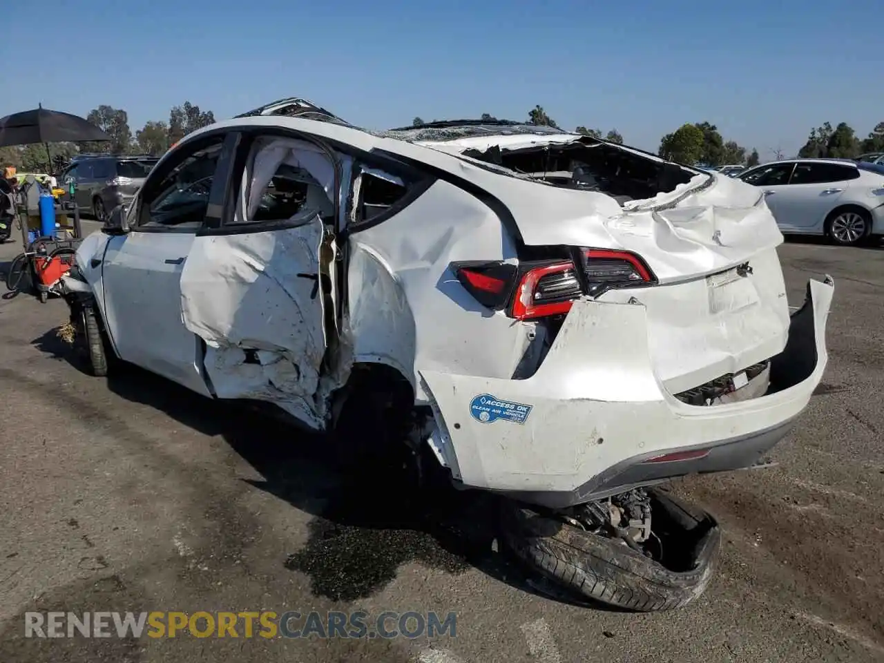 2 Photograph of a damaged car 5YJYGDEE4MF092960 TESLA MODEL Y 2021