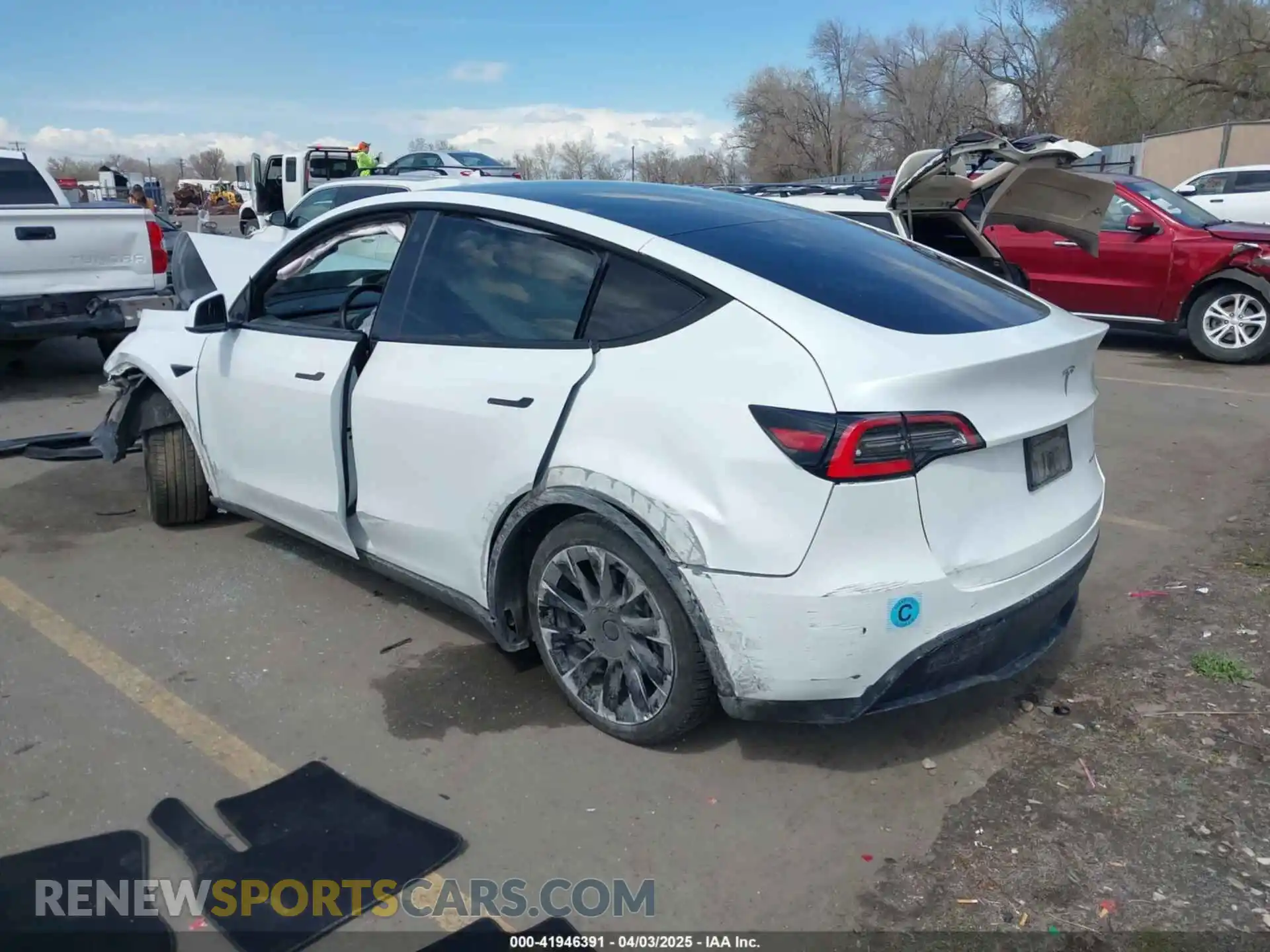 3 Photograph of a damaged car 5YJYGDEE4MF095289 TESLA MODEL Y 2021