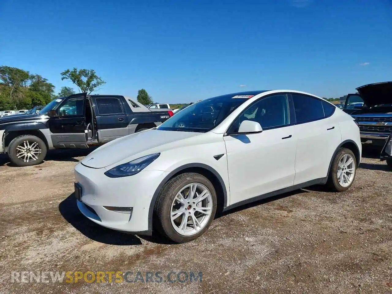 1 Photograph of a damaged car 5YJYGDEE4MF114312 TESLA MODEL Y 2021