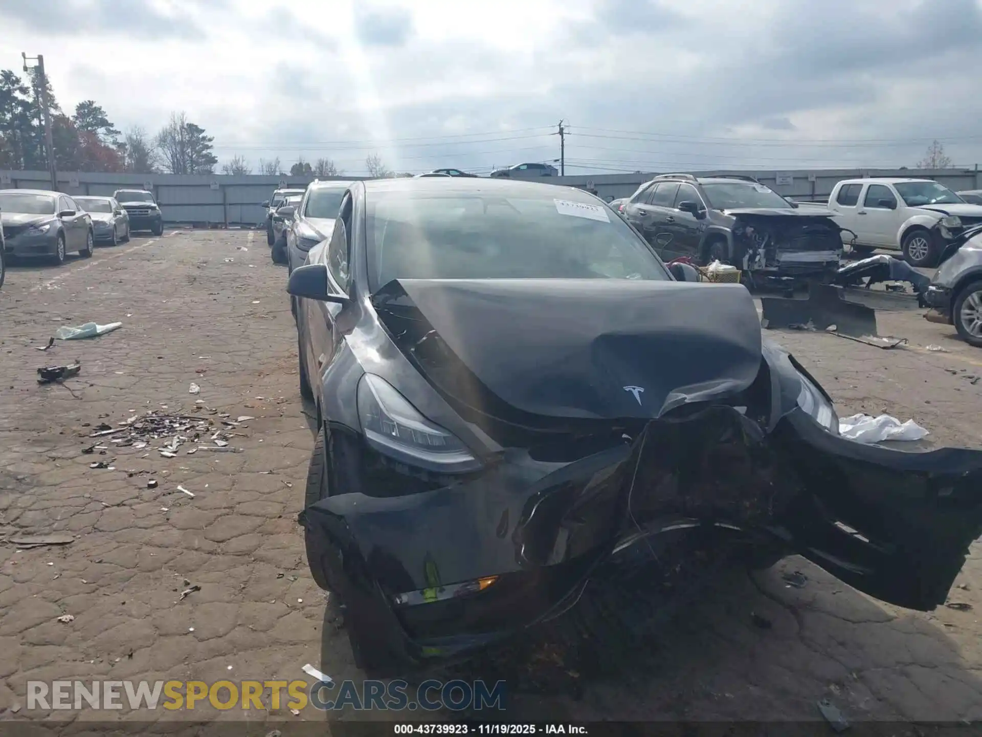 1 Photograph of a damaged car 5YJYGDEE4MF118554 TESLA MODEL Y 2021