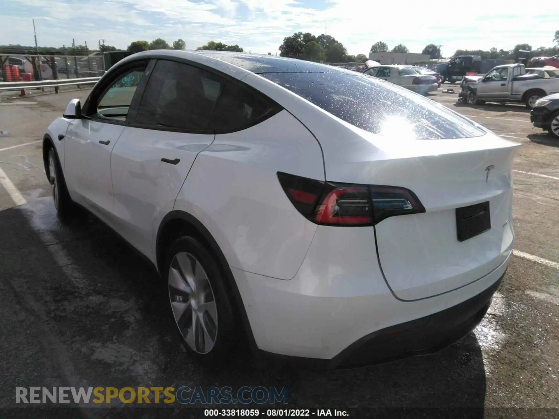 3 Photograph of a damaged car 5YJYGDEE4MF118585 TESLA MODEL Y 2021