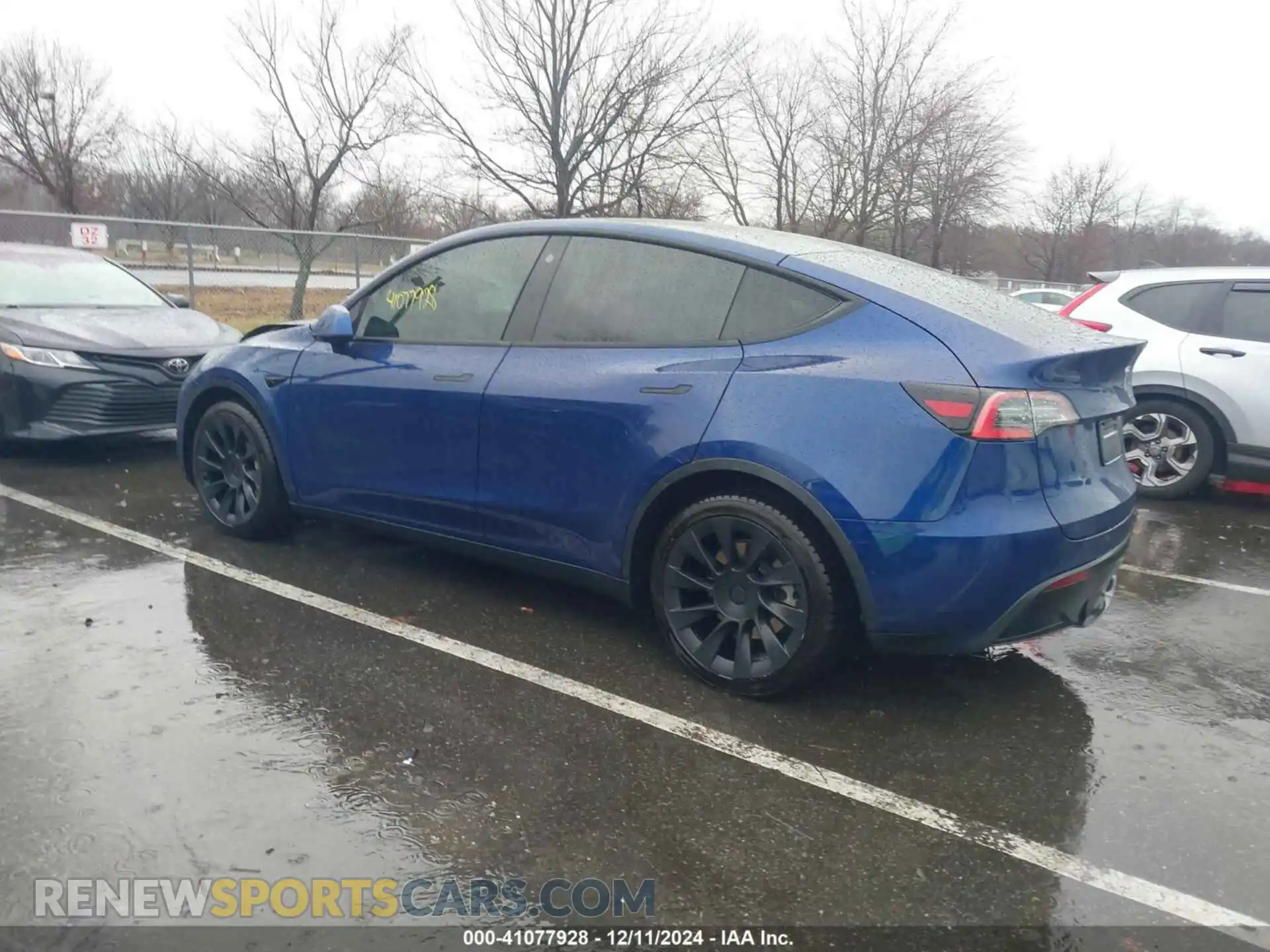3 Photograph of a damaged car 5YJYGDEE4MF121132 TESLA MODEL Y 2021