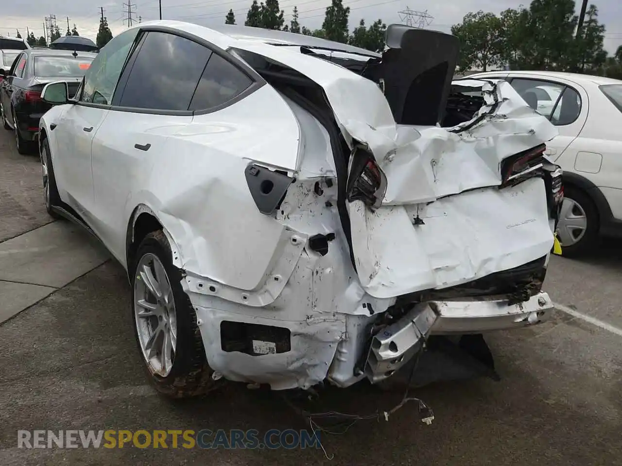 3 Photograph of a damaged car 5YJYGDEE4MF145625 TESLA MODEL Y 2021